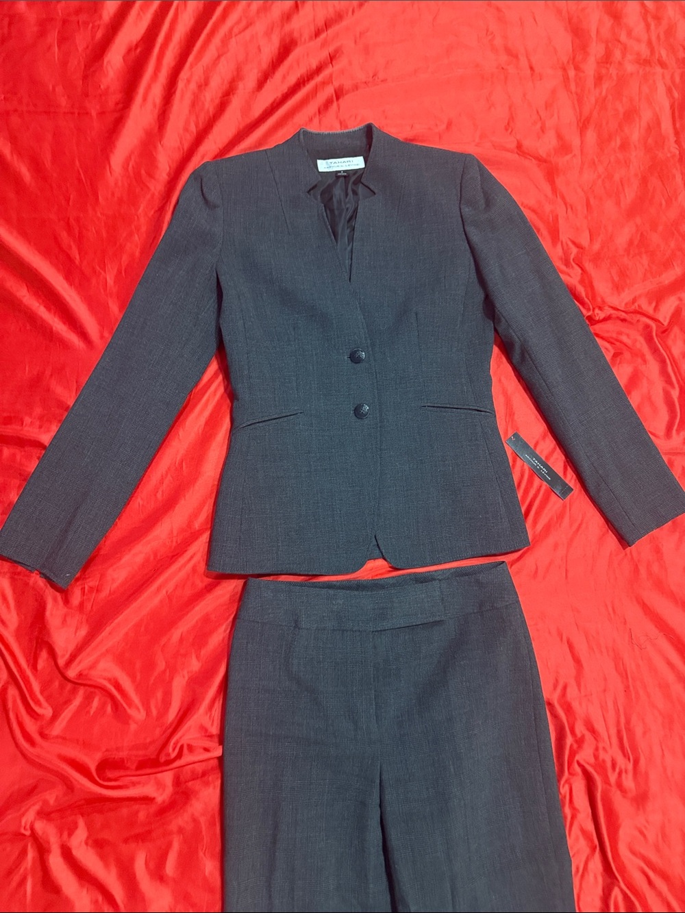 WOW POSHMARK - Authentic Tahari Arthur S. Levine NWOT Two Piece Pants Suit - Picture 2 of 11